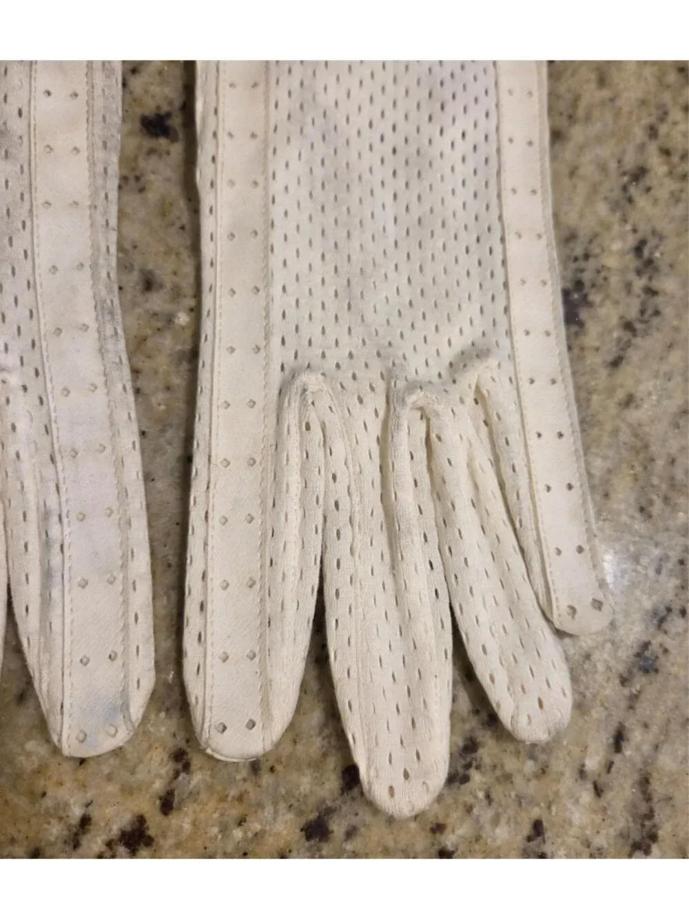 Vintage Womens Size 6.5 M/L Off-White Cotton Mesh Leather Stripe Gloves